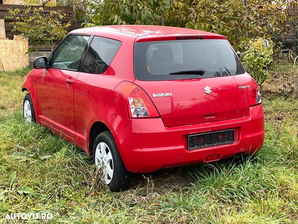 Usa Fata Stanga Suzuki Swift 2008 Coupe Rosu