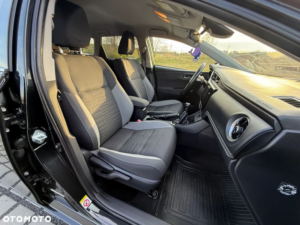 Toyota Auris 1.2 Turbo Edition-S - 11