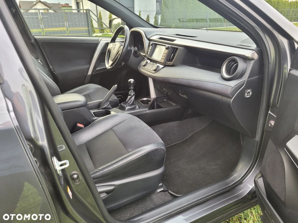 Toyota RAV4 - 12