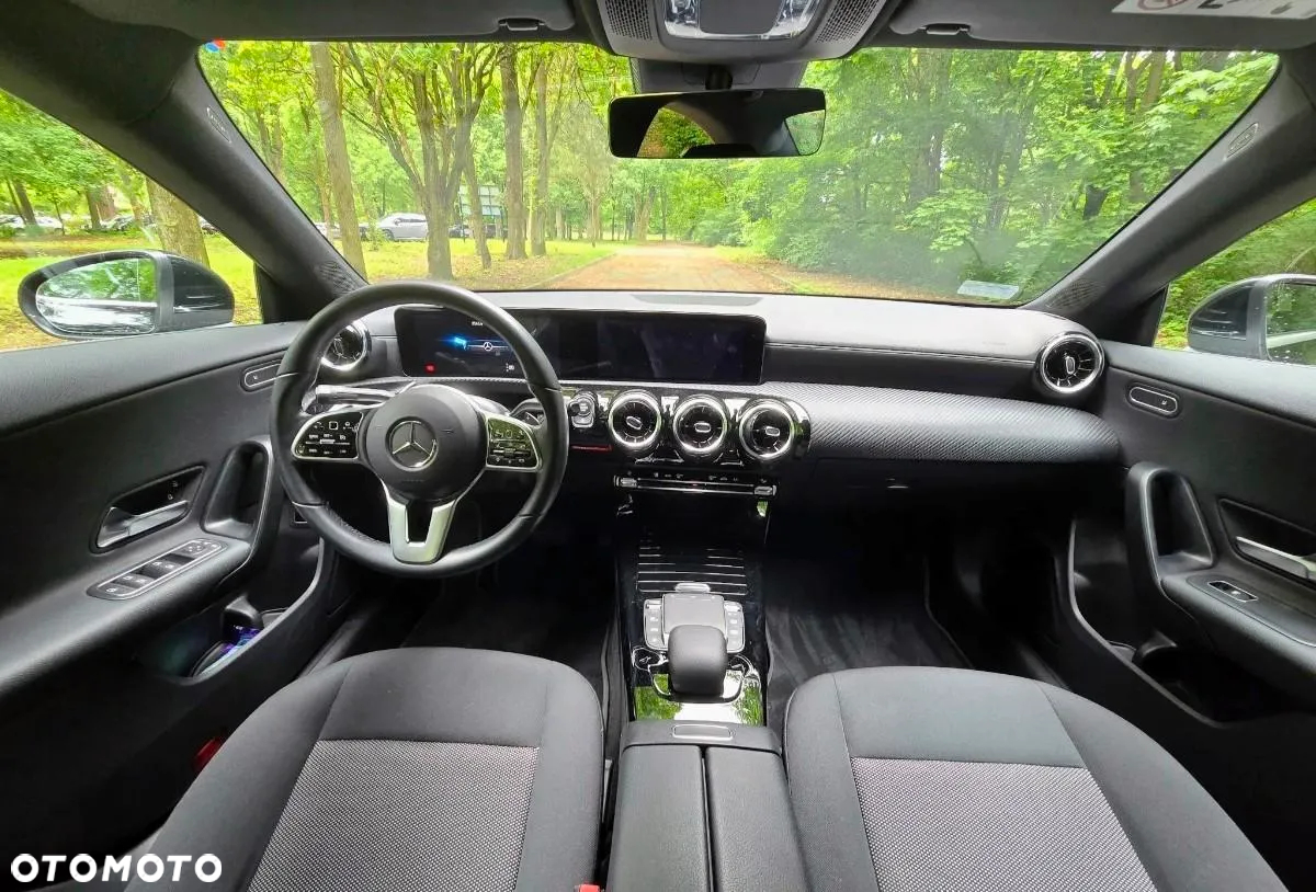 Mercedes-Benz CLA 180 7G-DCT - 6