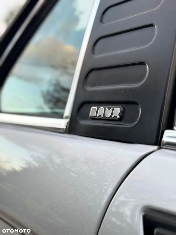 BMW Seria 3 323i - 24