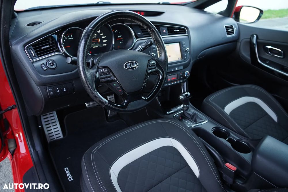 Kia Ceed - 12