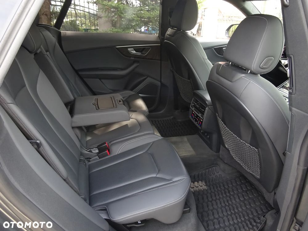 Audi Q8 SUV TFSI quattro 250 kW tiptronic S line business - 6