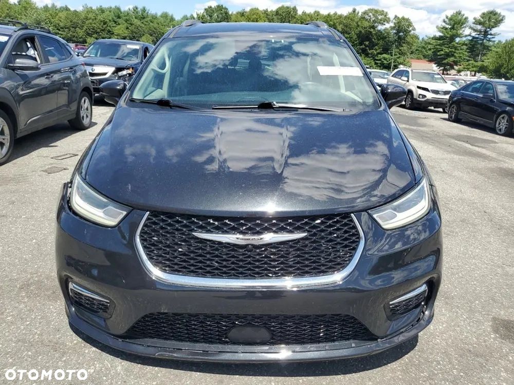 Chrysler Pacifica - 1