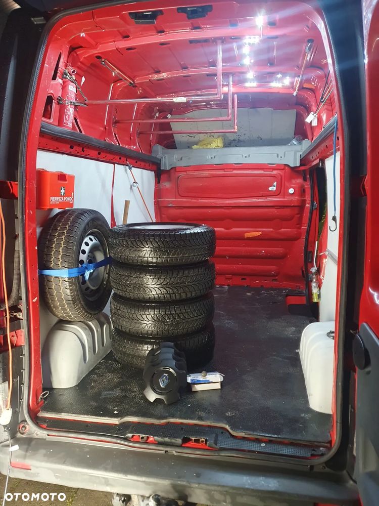 Renault Trafic - 16