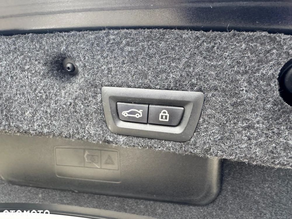 BMW Seria 5 M550d xDrive - 27