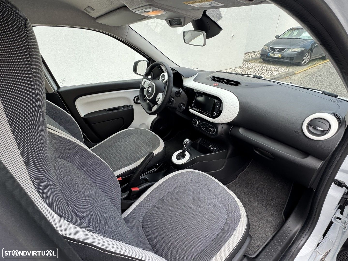 Renault Twingo Z.E. 22 Intens - 14
