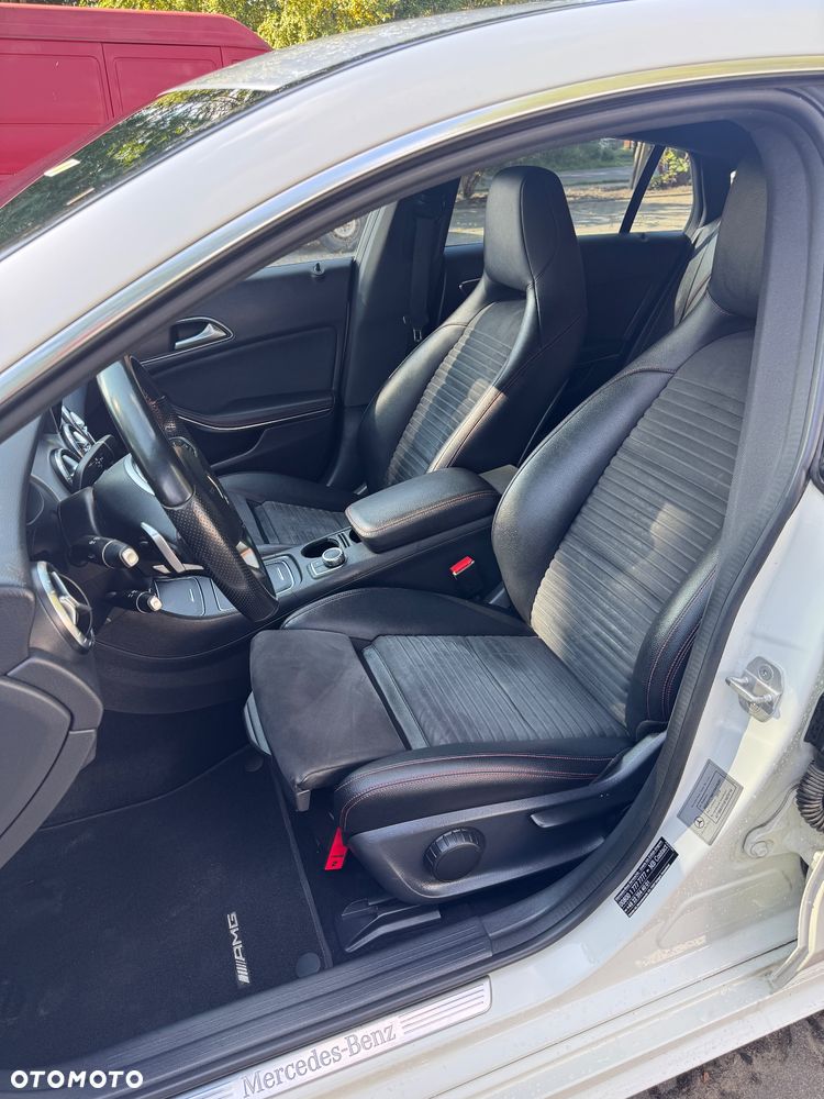 Mercedes-Benz CLA 200 7G-DCT AMG Line - 3