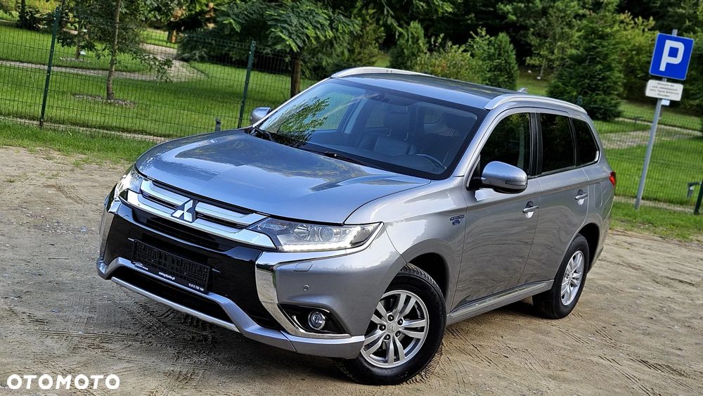 Mitsubishi Outlander 2.0 4WD Plug-In Hybrid - 3