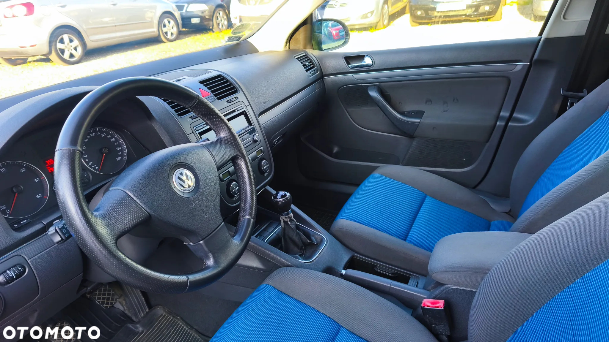 Volkswagen Golf - 16