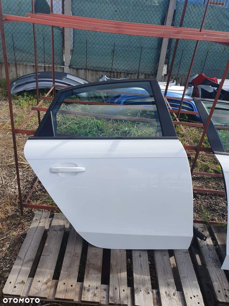 Drzwi TYŁ L/P TYŁ AUDI A4 B8 SEDAN KOD LAKIERU LY9C - 6