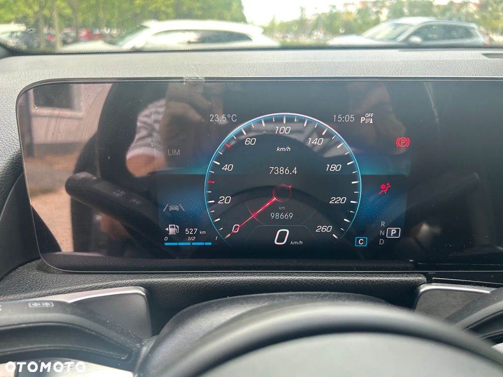 Mercedes-Benz GLB 200 Style 7G-DCT - 33