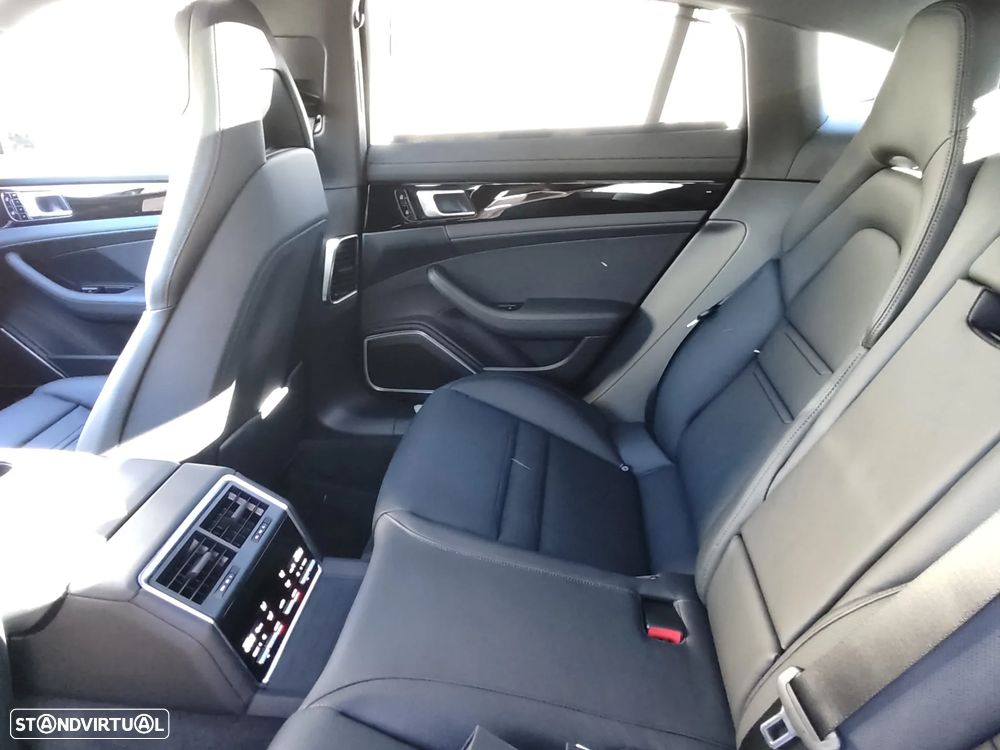 Porsche Panamera 4 E-Hybrid - 7