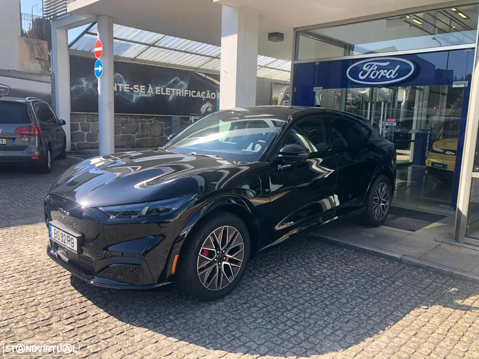 Ford Mustang Mach-E 72.6 kWh Premium AWD - 2