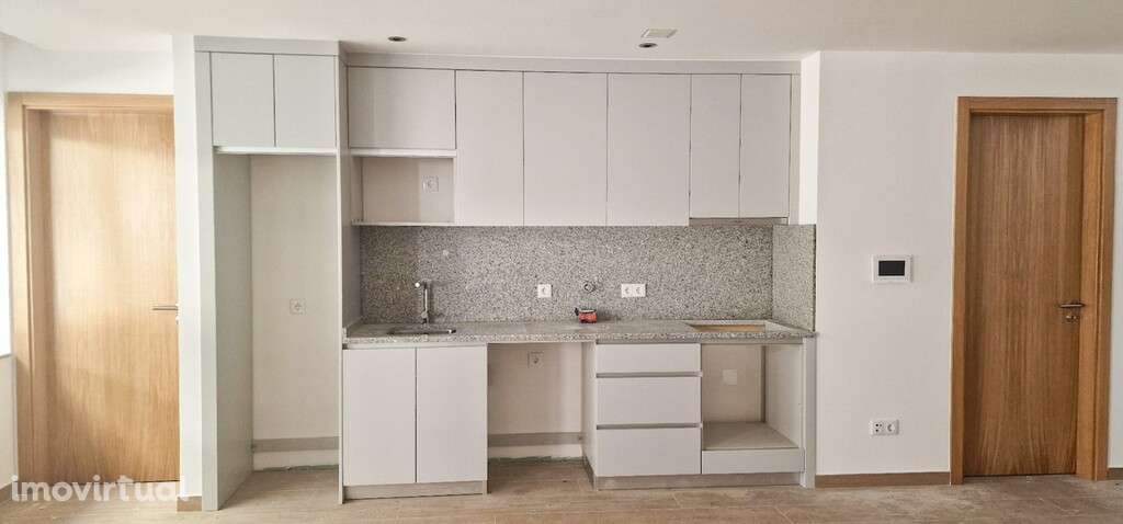 Moradia Geminada V3 - Vieira do Minho - Grande imagem: 2/16