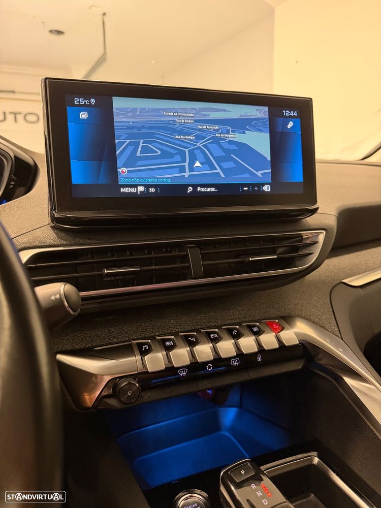 Peugeot 5008 PureTech 130 EAT8 Stop & Start Allure Pack - 27
