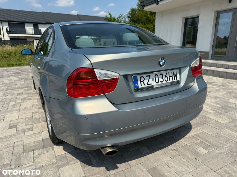 BMW Seria 3 318i - 22