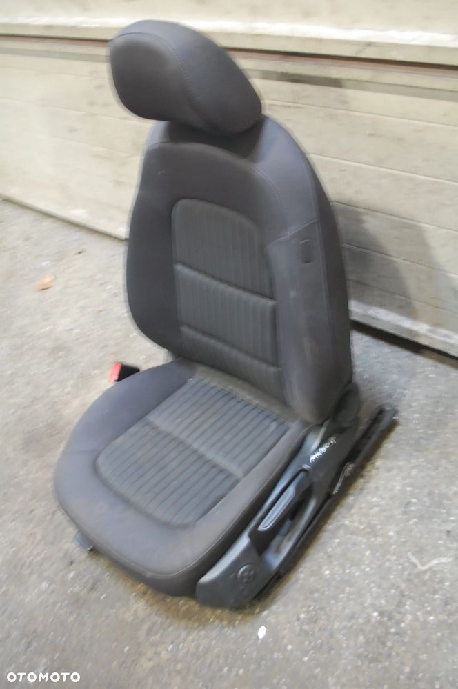 FOTEL LEWY PRZÓD PRZEDNI KIEROWCY AUDI A4 B8 - 2