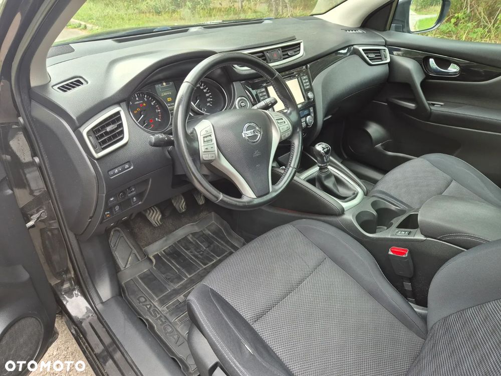 Nissan Qashqai 1.2 DIG-T N-Connecta EU6 - 17
