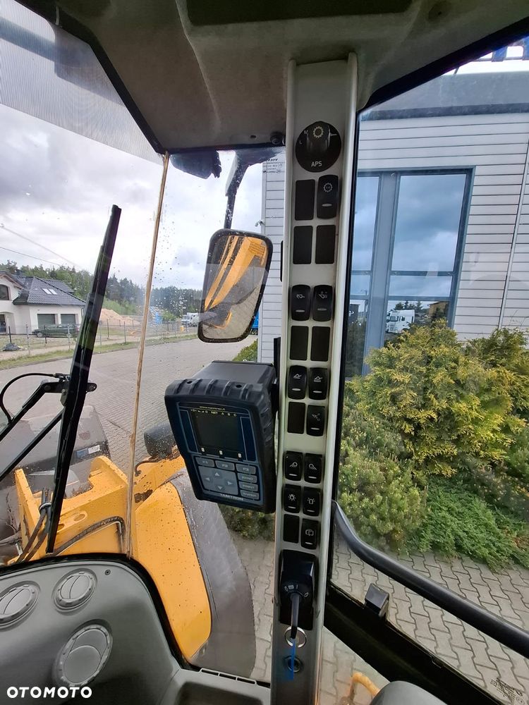 Volvo L120F - 9