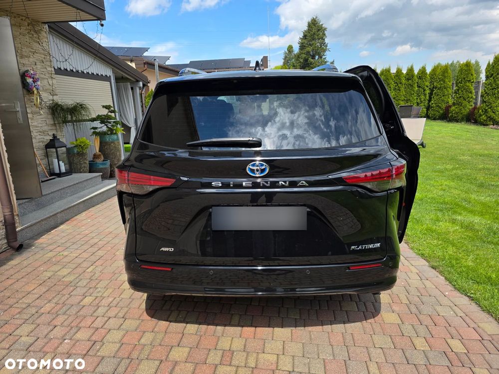 Toyota Sienna - 4