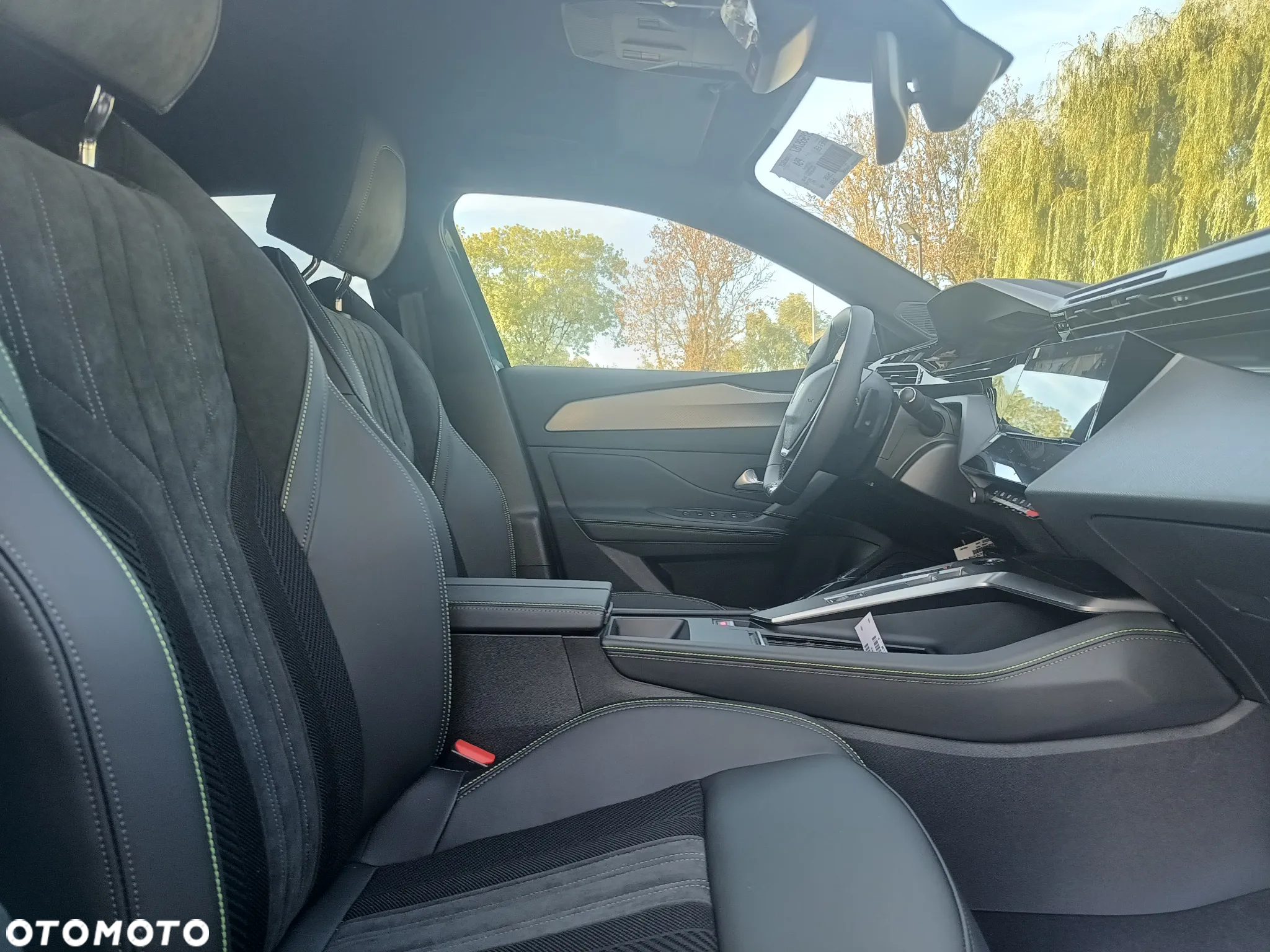 Peugeot 408 1.2 PureTech mHEV GT S&S e-DSC6 - 12