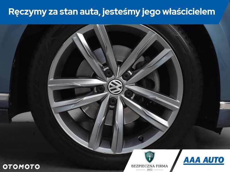 Volkswagen Passat - 16
