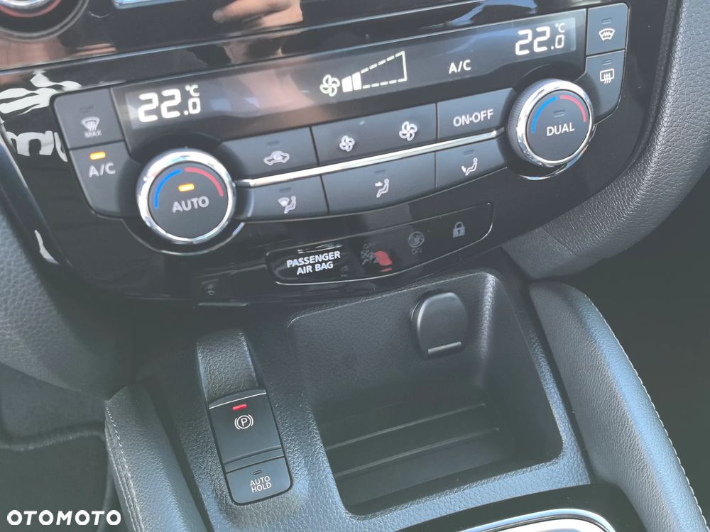 Nissan Qashqai 1.6 DIG-T N-Connecta - 31