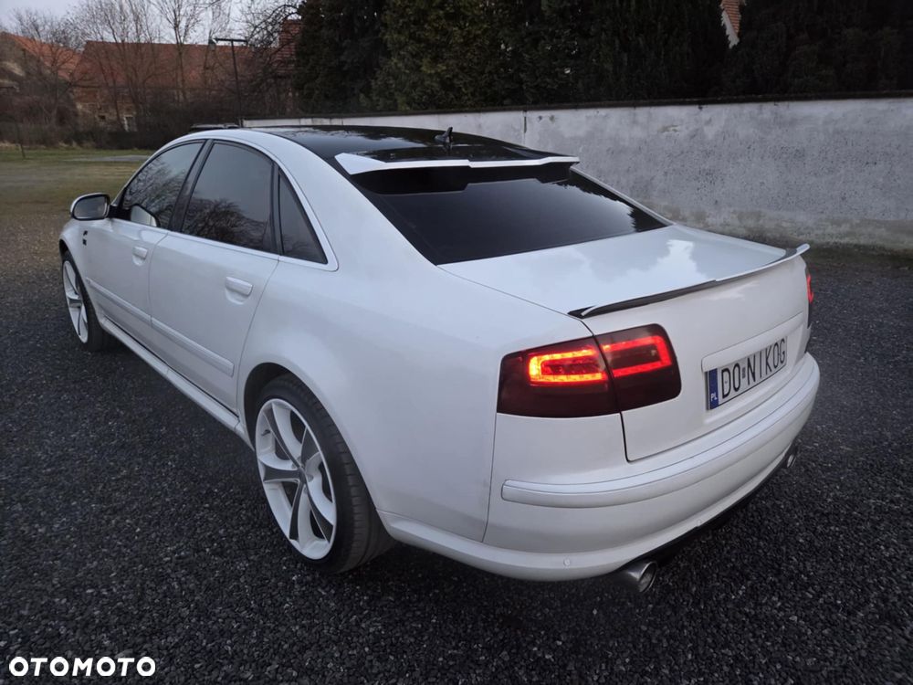 Audi A8 4.2 Quattro - 11