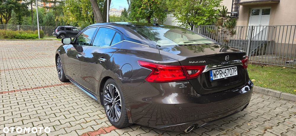 Nissan Maxima - 9