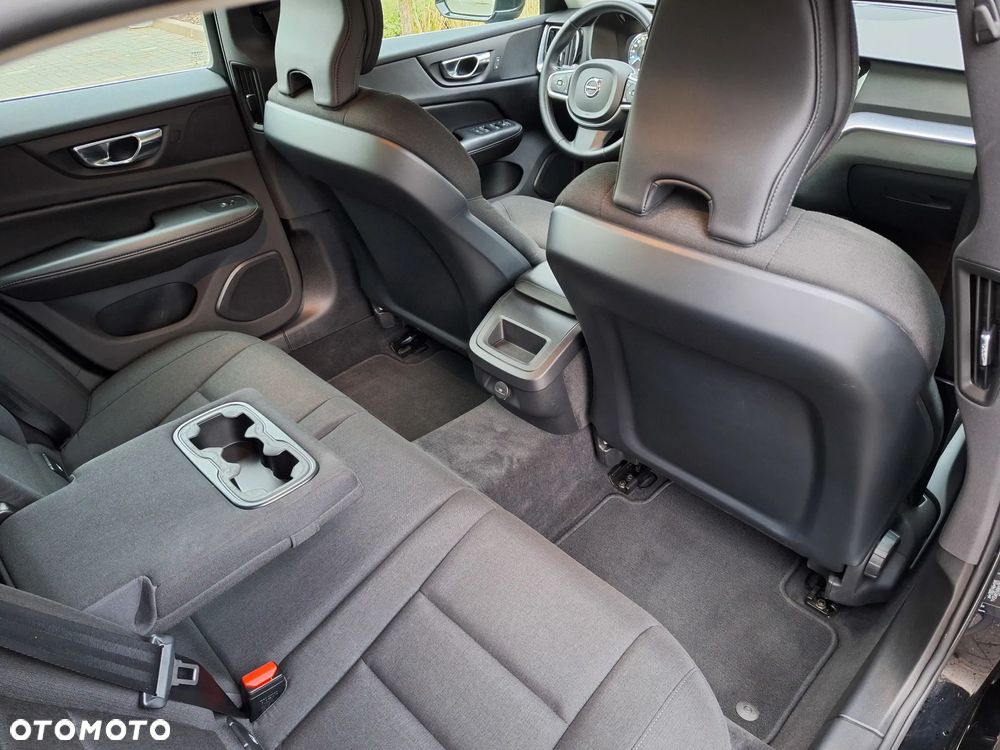 Volvo V60 D4 Momentum Pro - 23