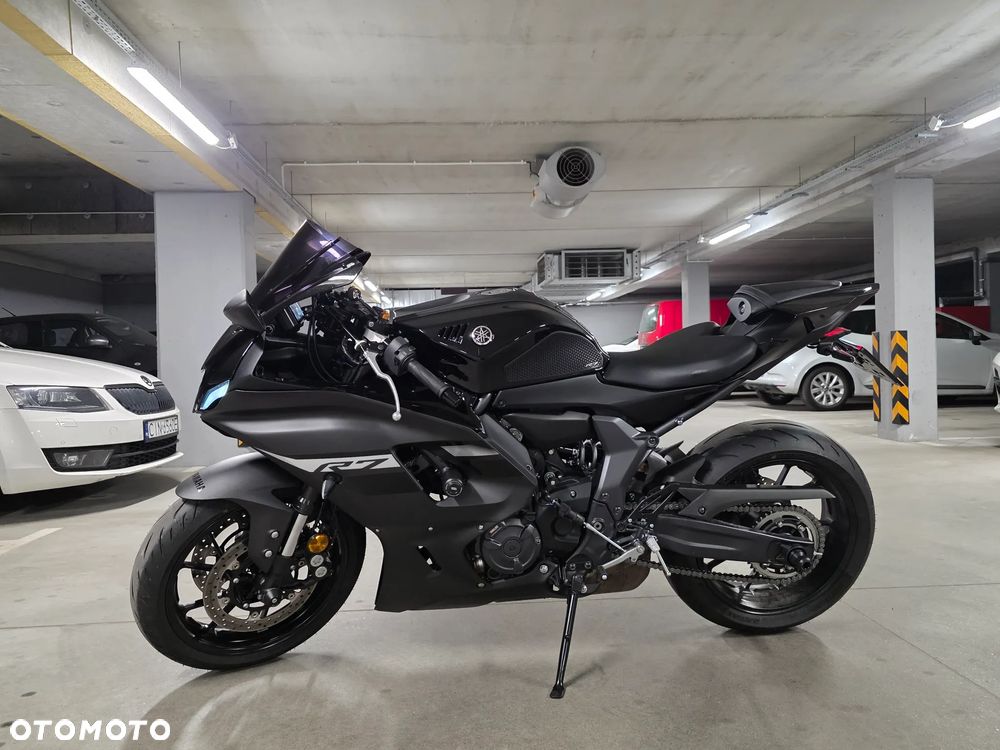Yamaha R7 - 1