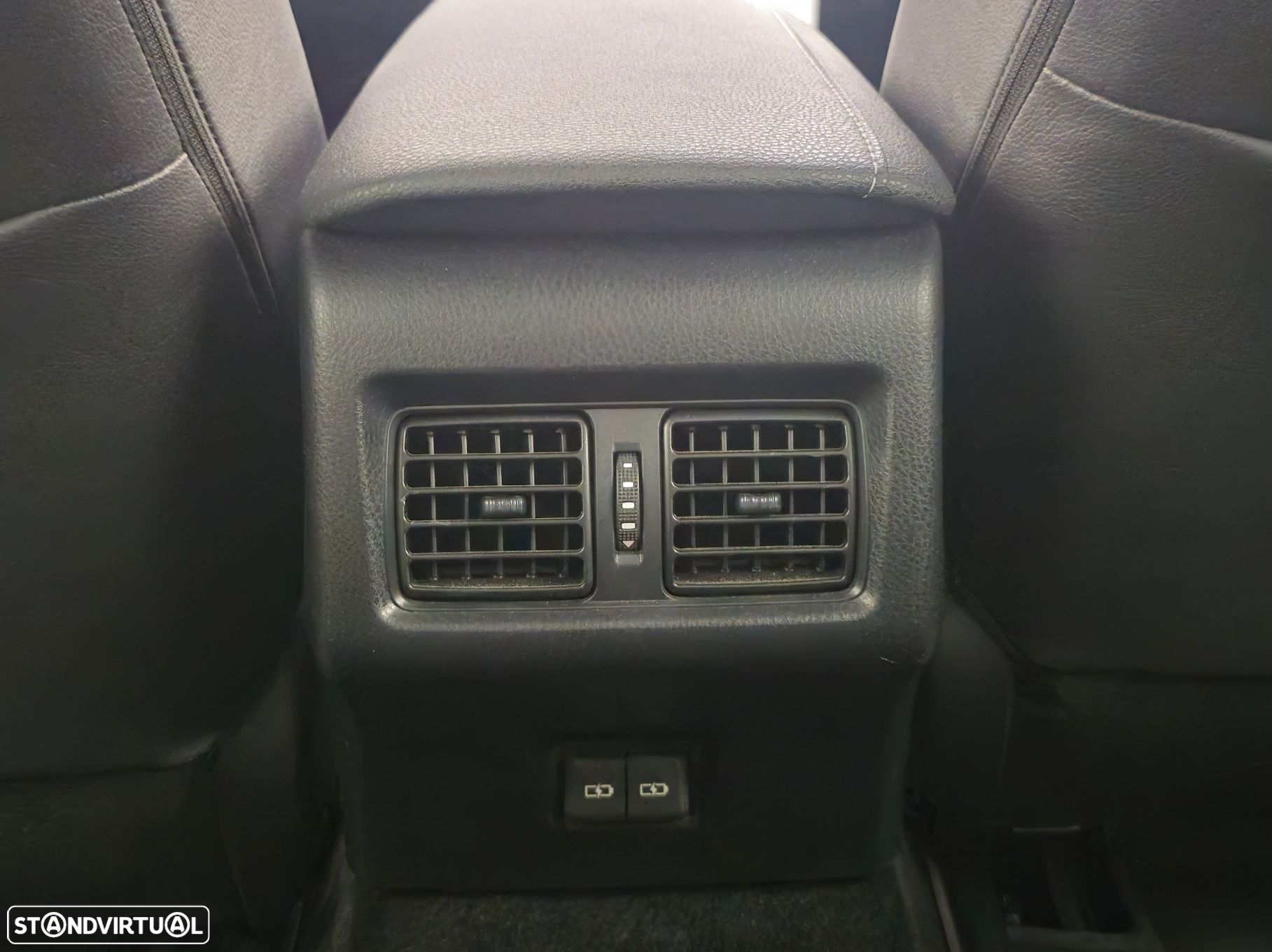 Toyota Camry - 27