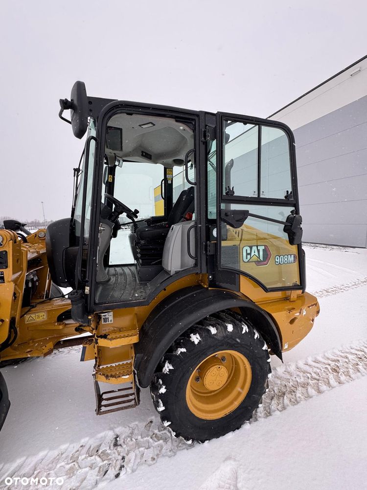Caterpillar 908M - 11