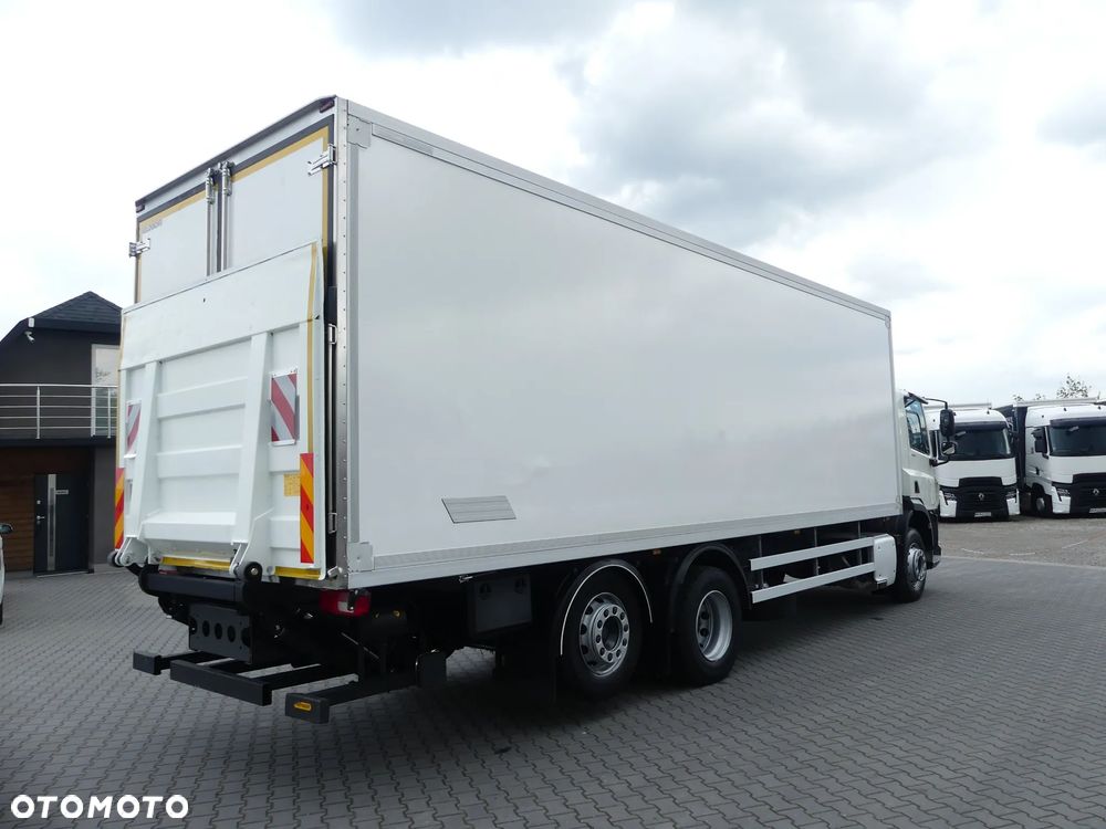 DAF CF 370 / 6x2 / CHŁODNIA 8.25 + WINDA / EURO 6 / 330 TYS KM / - 6