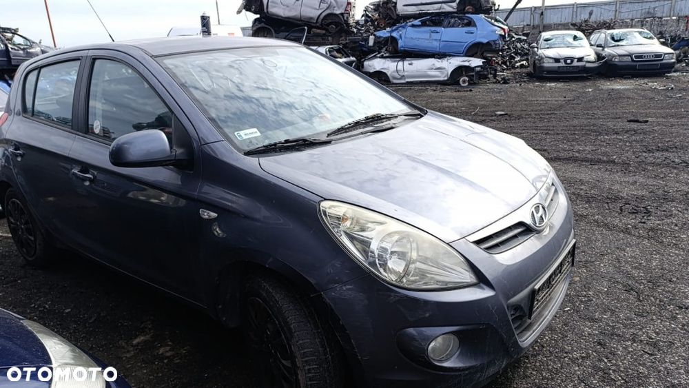 35970 Hyundai i20 model od 08-12 silnik 1.2  78 km G4LA lakier 2E - 4