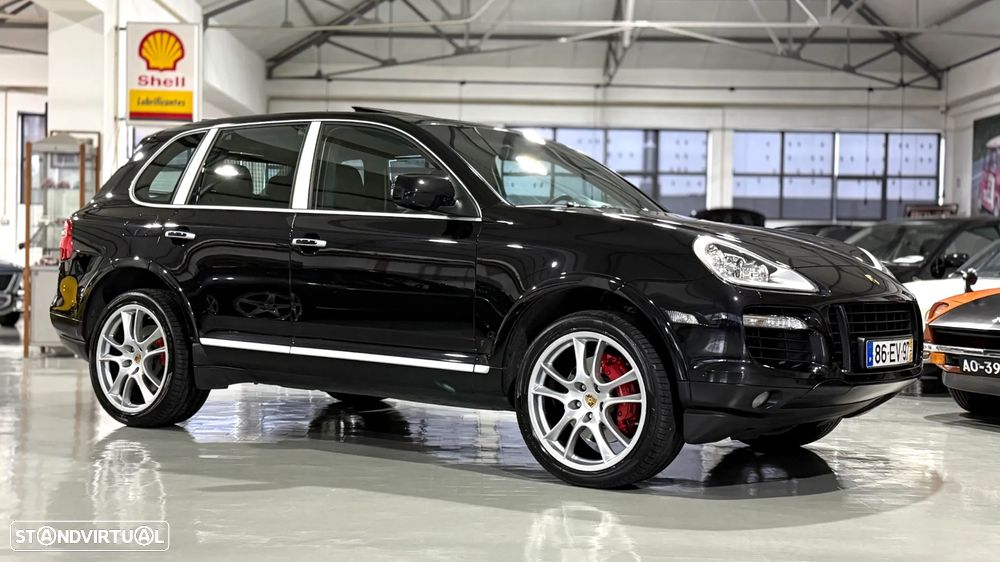 Porsche Cayenne Turbo - 1