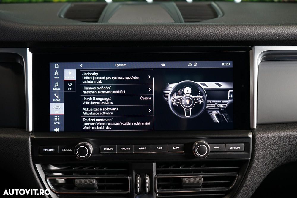 Porsche Macan - 33