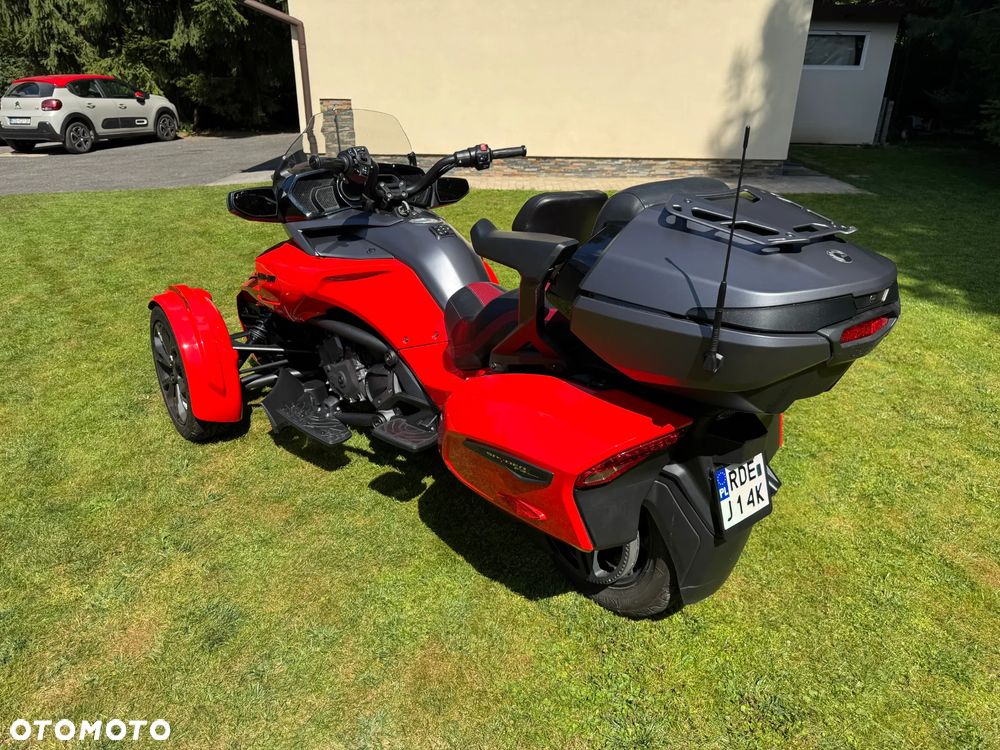 Can-Am Spyder - 10