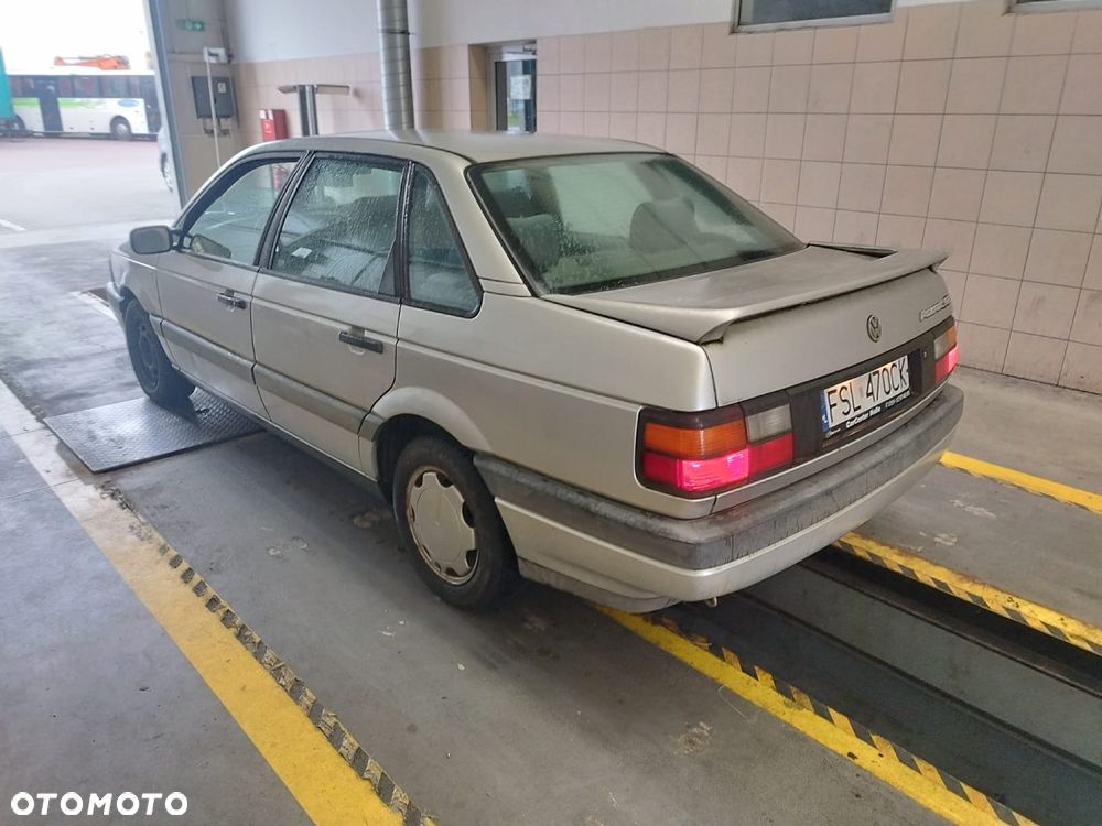 Volkswagen Passat 2.0 GL - 2