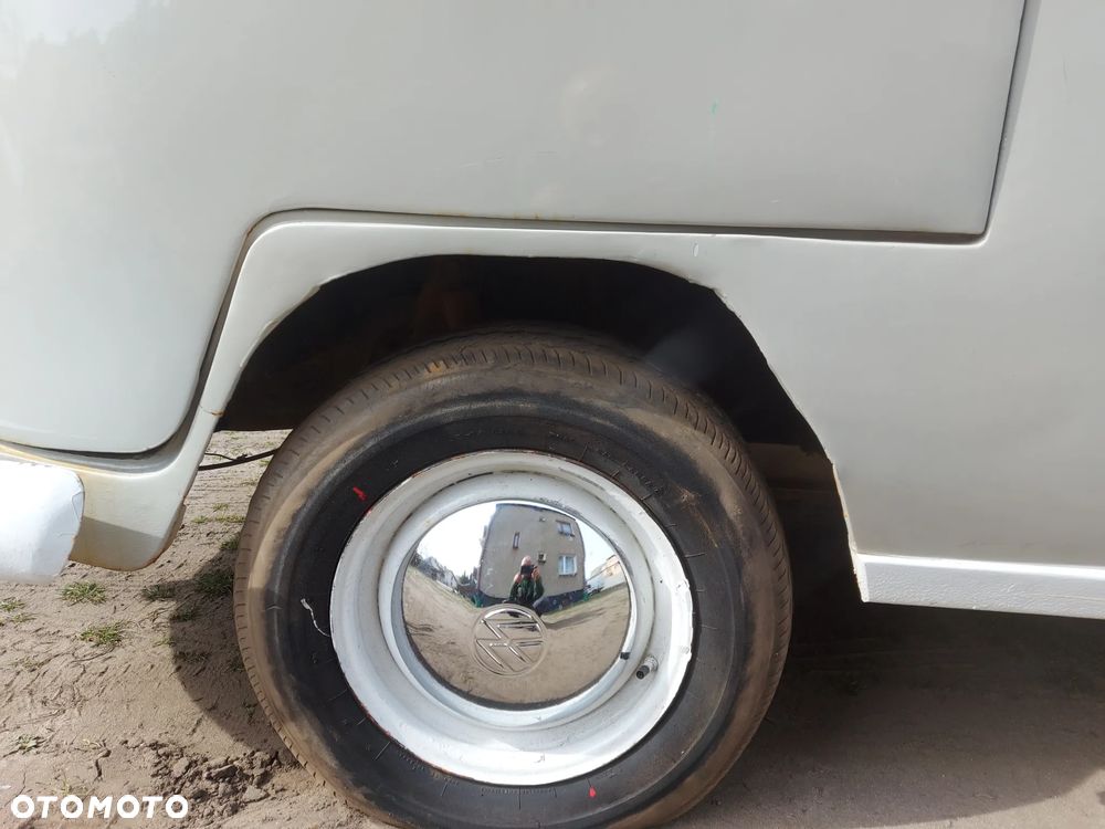 Volkswagen Transporter - 28