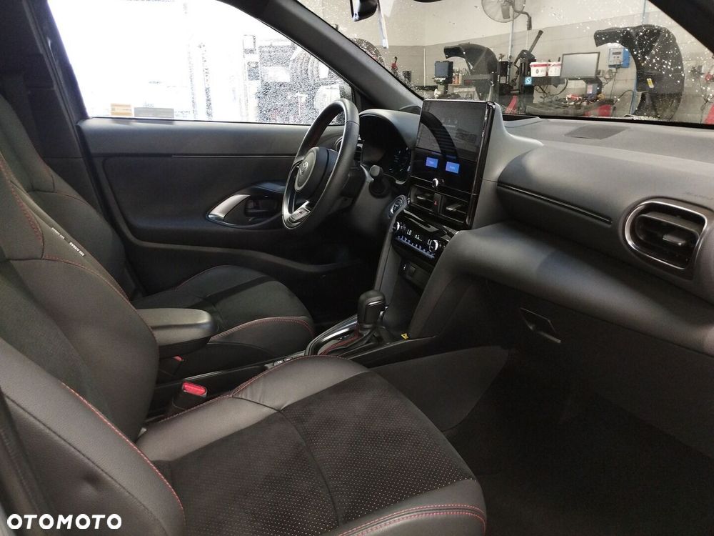 Toyota Yaris Cross Hybrid 1.5 GR Sport - 25
