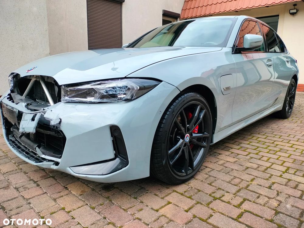 BMW Seria 3 330e M Sport - 13