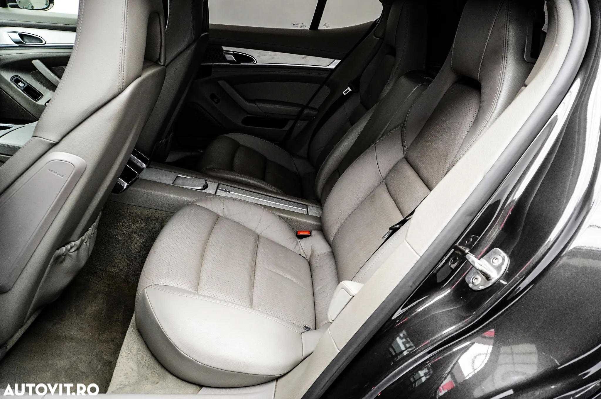 Porsche Panamera 4S PDK - 16