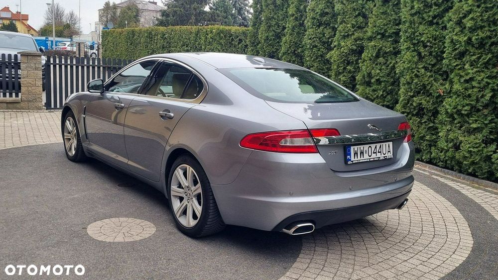 Jaguar XF - 5