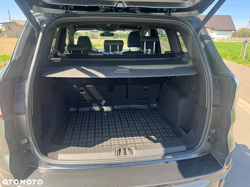 Ford Kuga 1.5 EcoBoost 2x4 ST-Line - 19