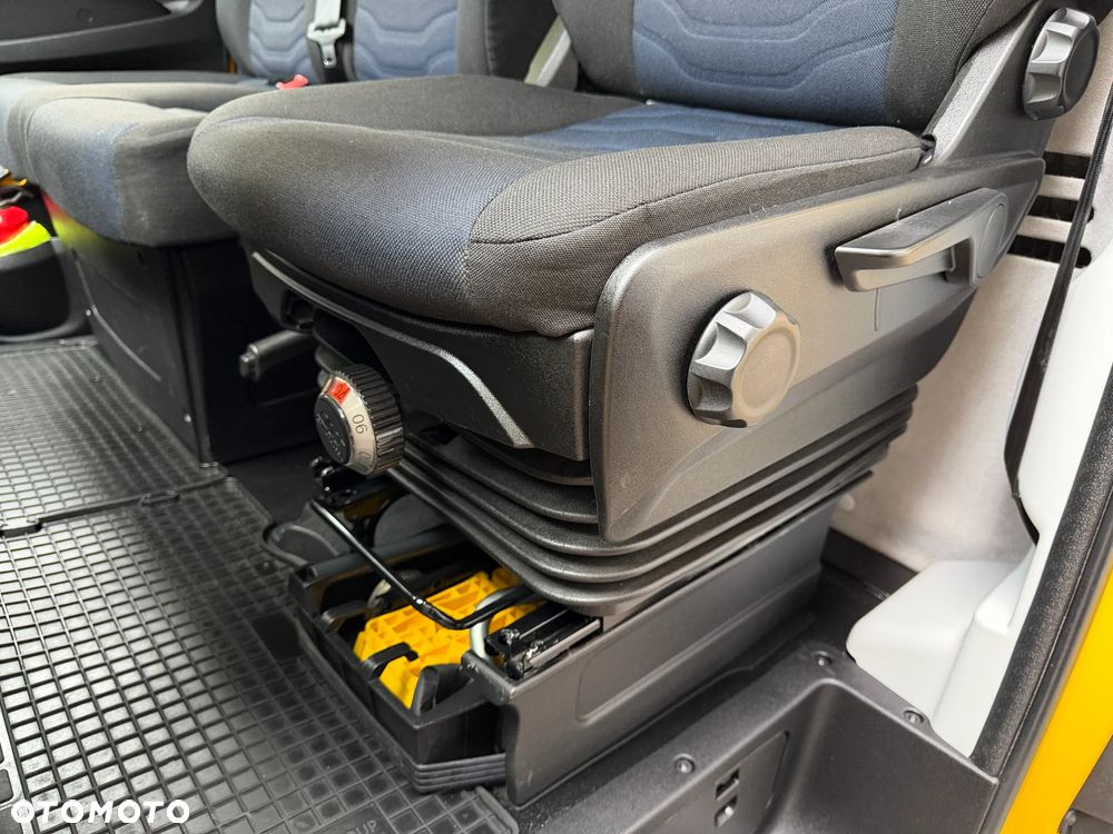 Iveco 35S16 3.0l Chłodnia 8 Palet / Agregat Carrier Viento / Izoterma RomCar / Unikatowy stan / Nowe opony / Serwisowany w aso / FV23% - 30