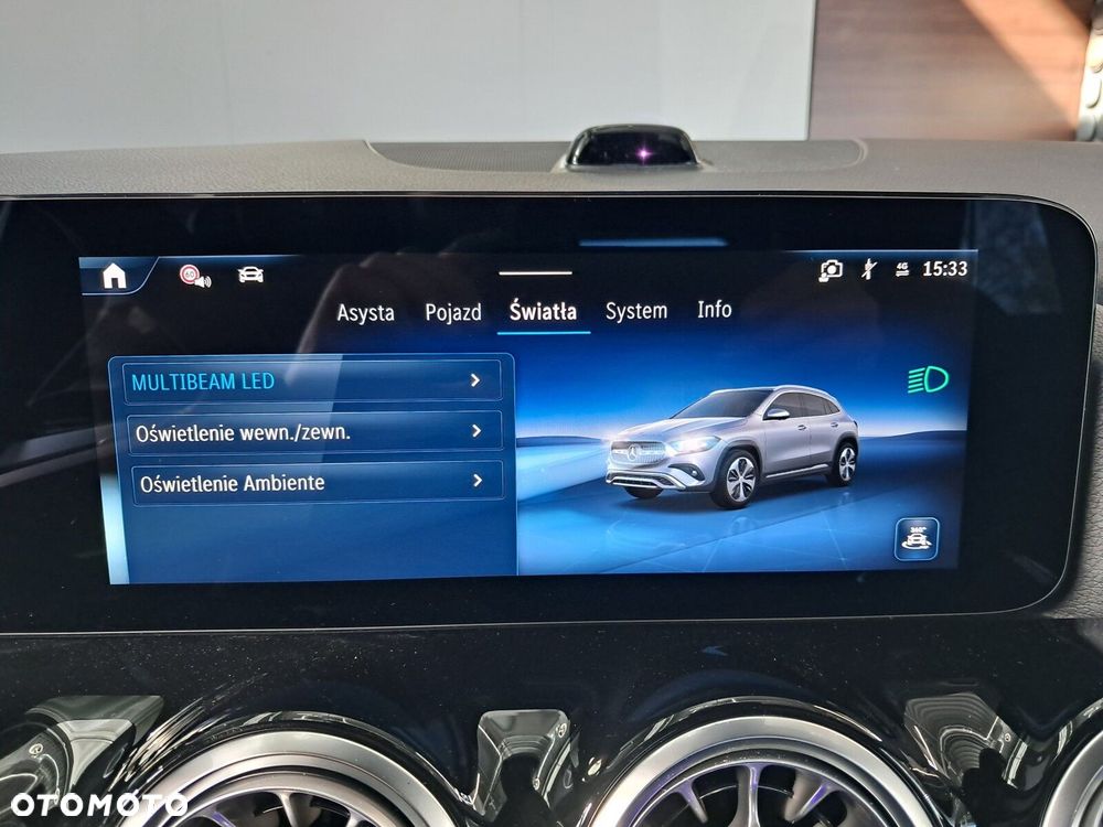 Mercedes-Benz GLA - 33