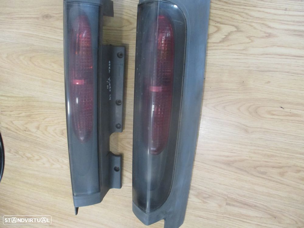 farolim farol tras esquerdo  opel vivaro 2004 - 2