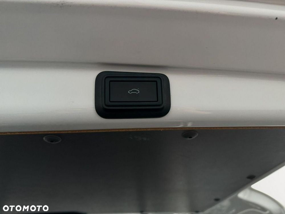 Volkswagen Caravelle - 26